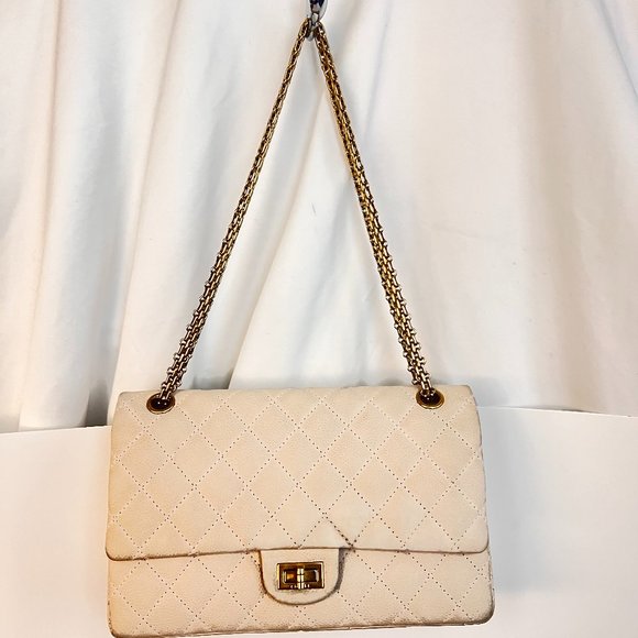 CHANEL   Quilted 2.55 Reissue 226 Flap  Beige - Picture 2 of 7
